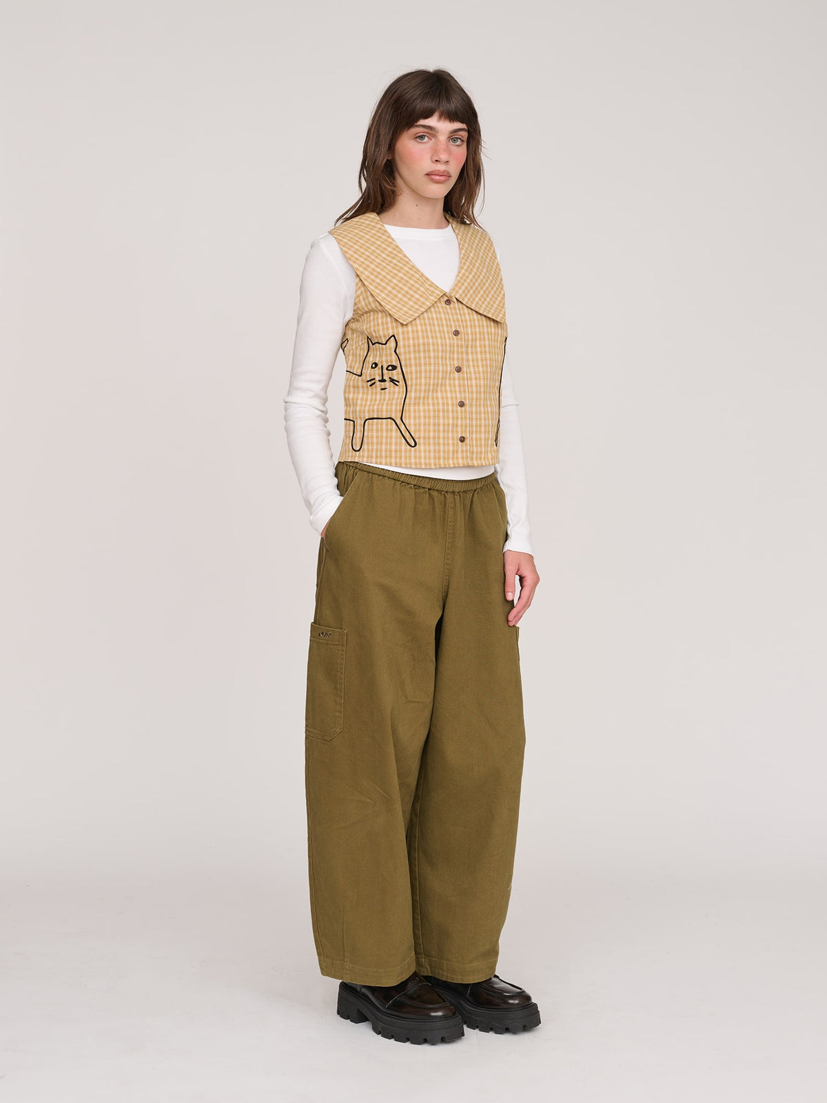  model: Molly wears size S and is 5’ 7”
