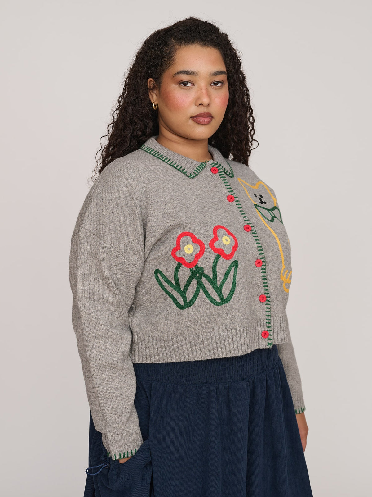 model:Zaynab wears size XXL and is 5’8”