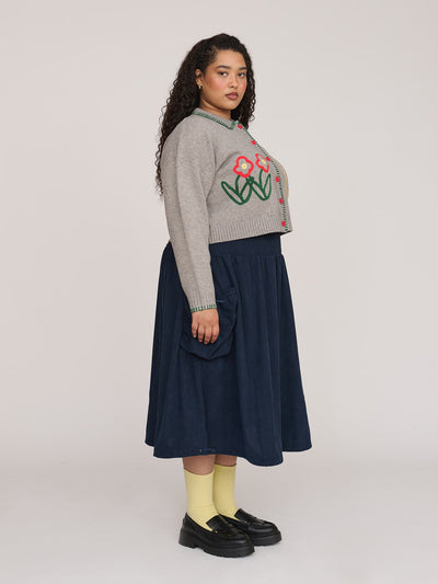 model:Zaynab wears size XXL and is 5’8”