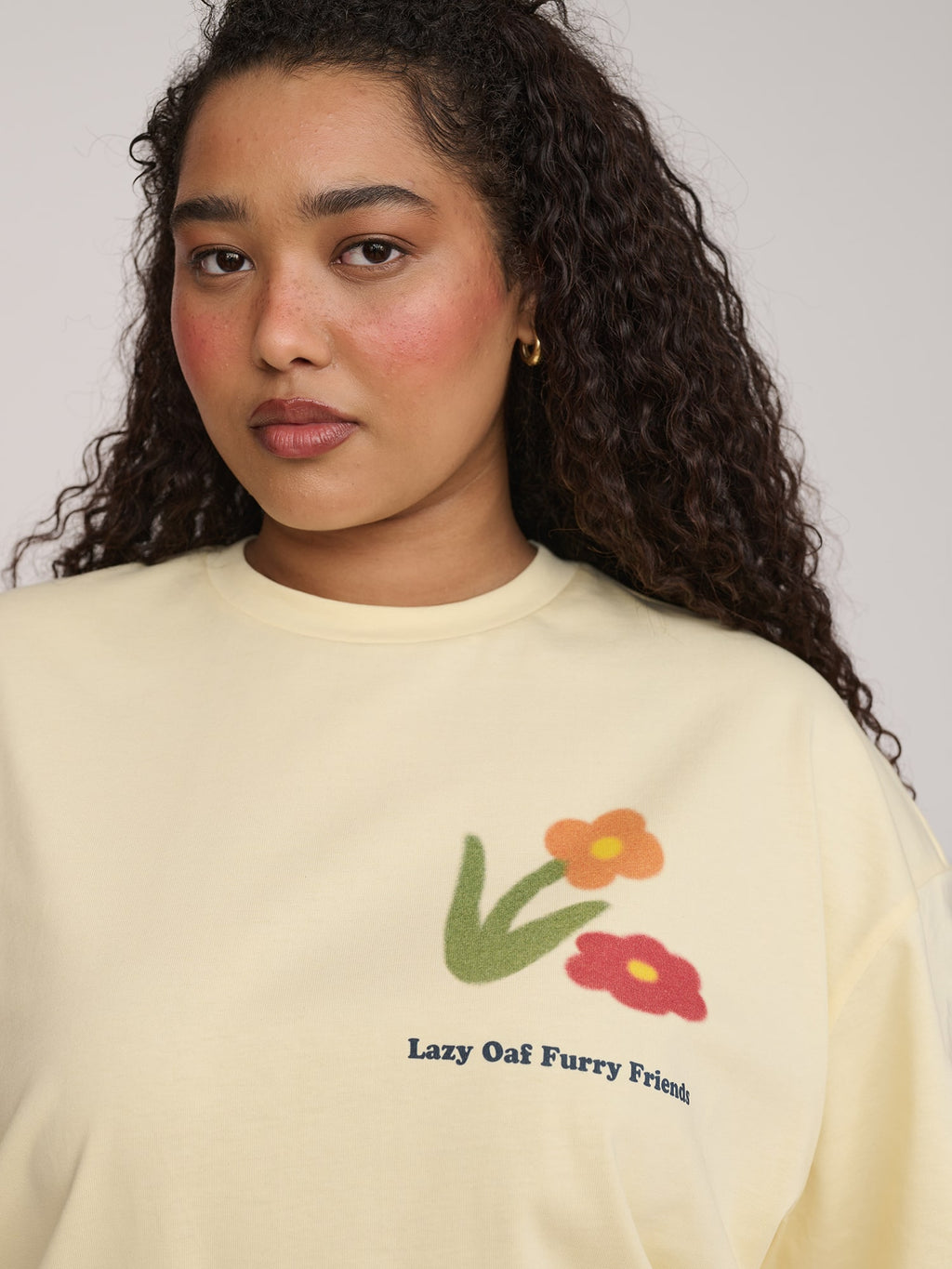 model:Zaynab wears size XXL and is 5’8”