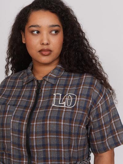 model:Zaynab wears size XXL and is 5’8”