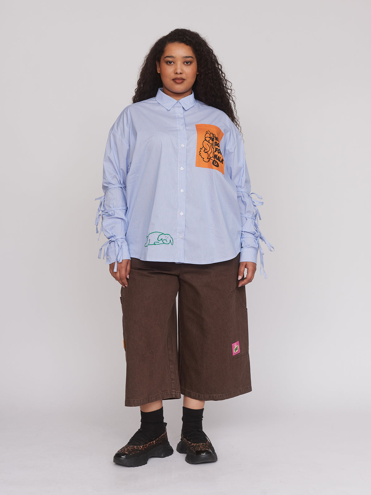 model:Zaynab wears size XXL and is 5’8”