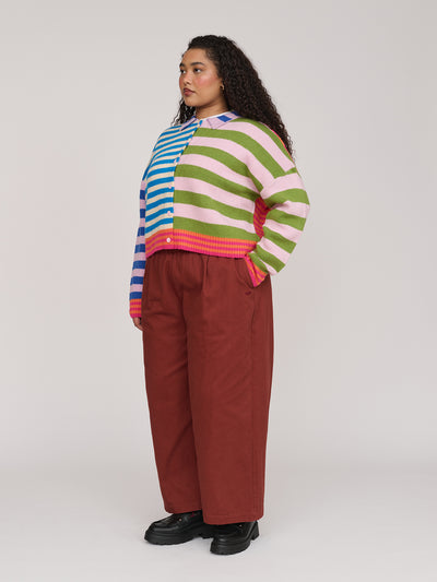 model:Zaynab wears size XXL and is 5’8”