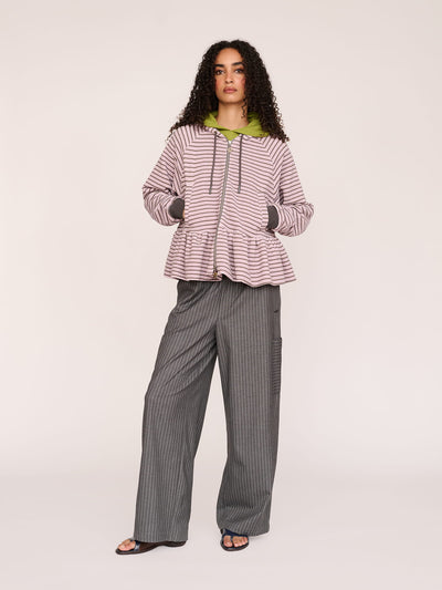 model:Furra wears size S and is 5’10” 