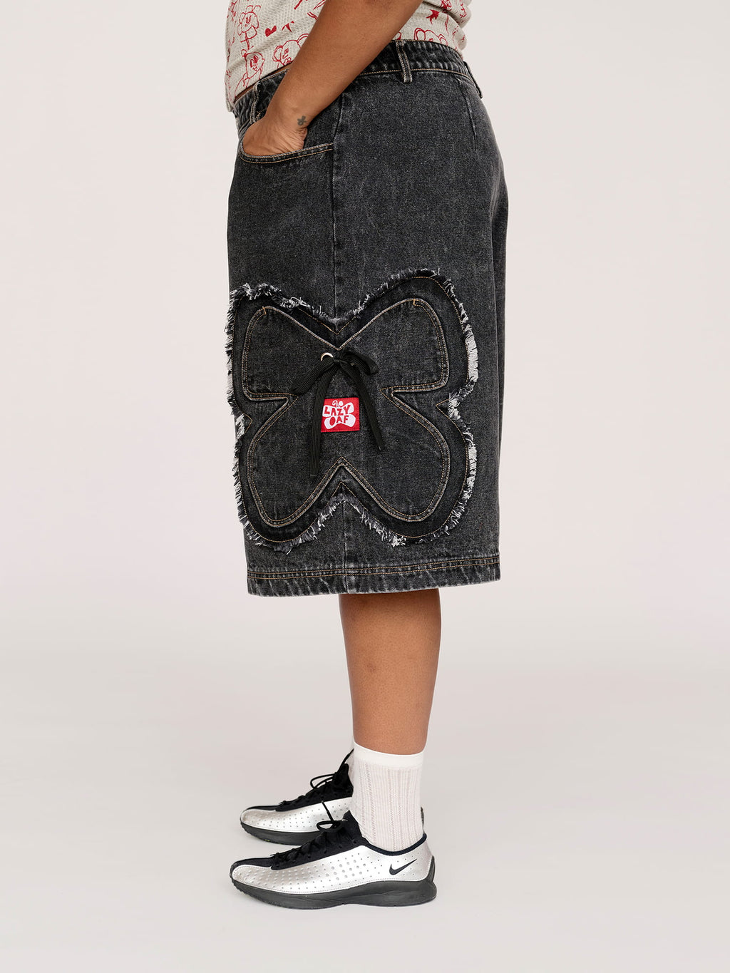 model:Sha wears size W38 and is 5’9”