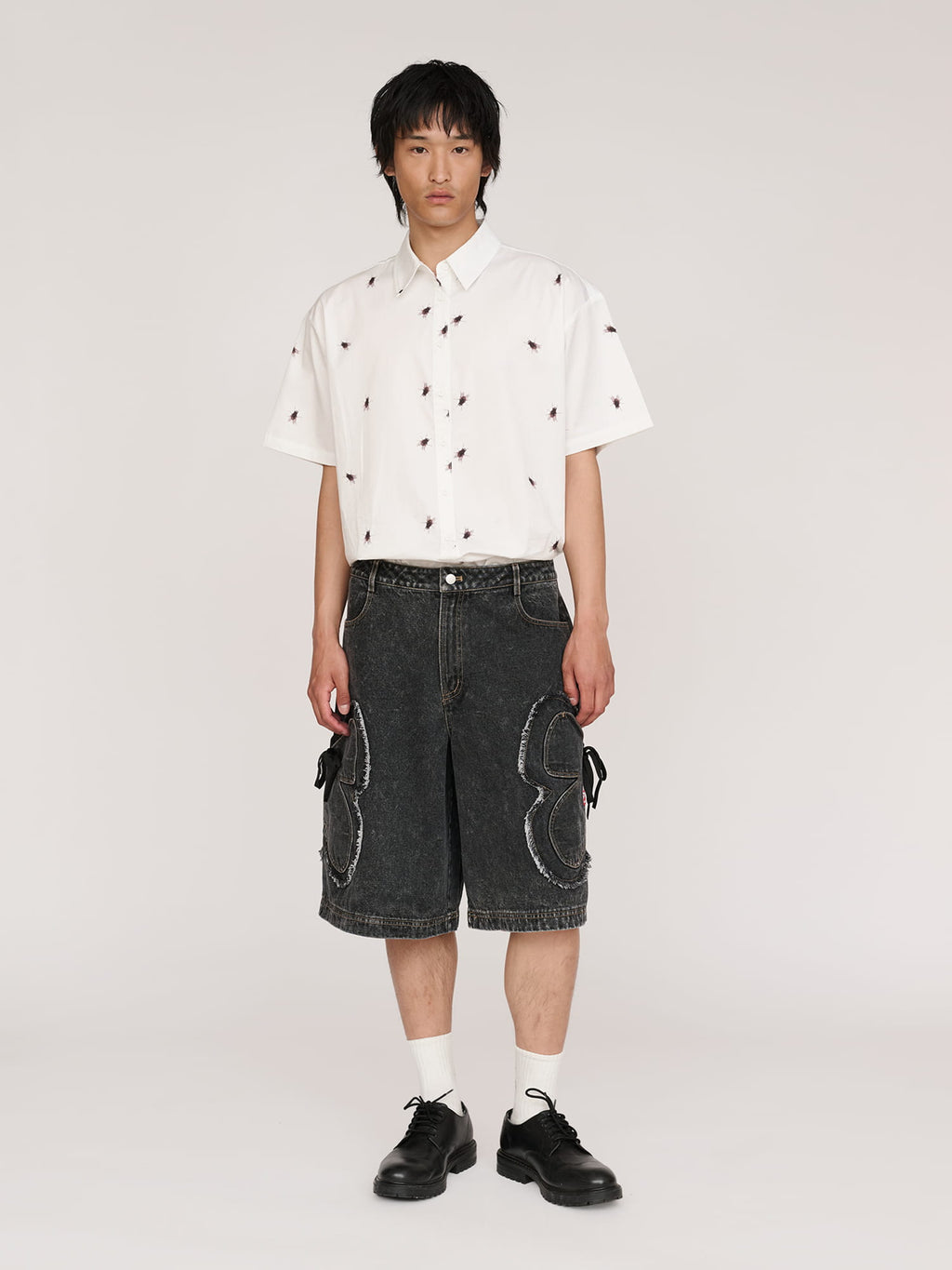 model:Quinuo wears size W26 and is 6’0”