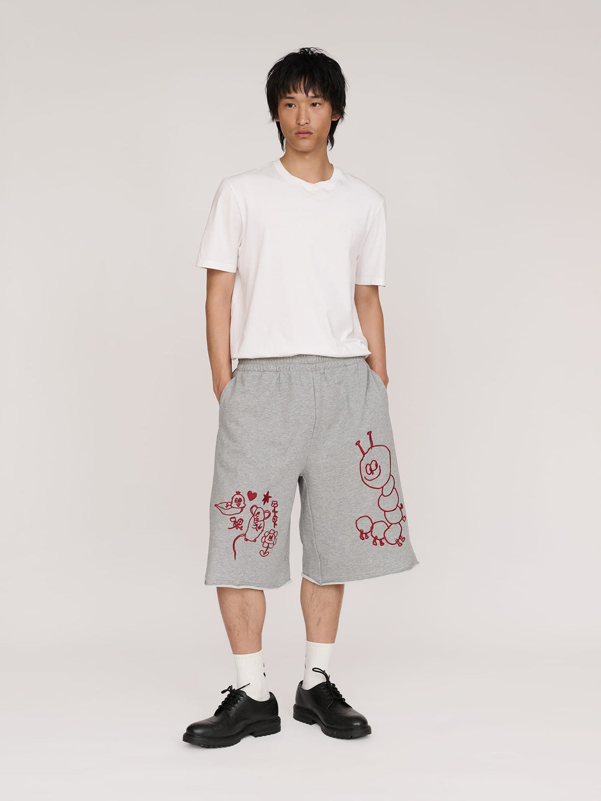 model:Quinuo wears size W26 and is 6’0”
