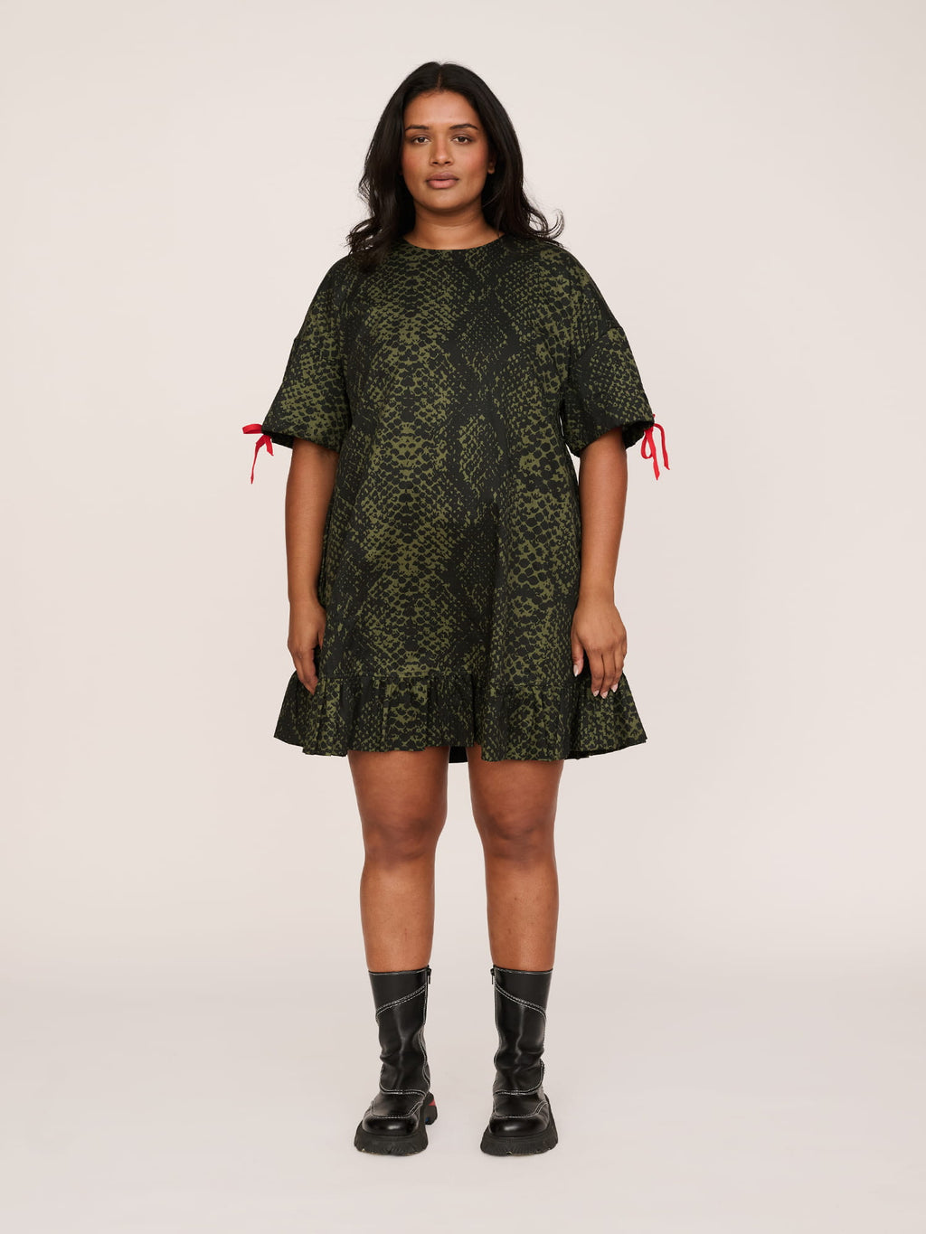  model:Sha wears size XXL and is 5’9”