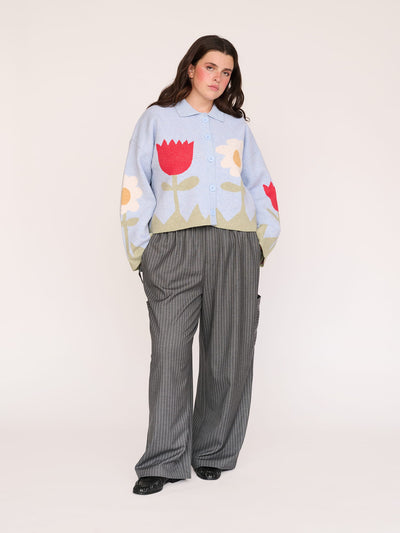 model:Bella wears size XXL and is 5’10”