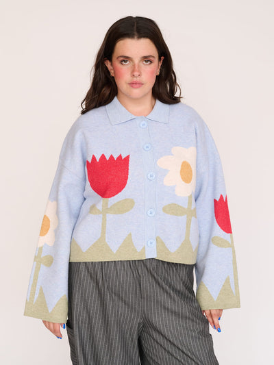 collection-curve, collection-curve-tops, model:Bella wears size XXL and is 5’10”