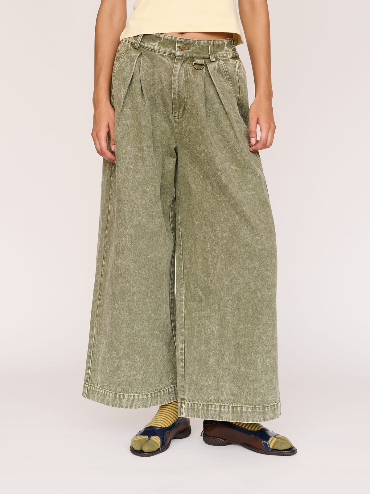 Collection-women-landing, collection-women-new-in-1, collection-womens-trousers, collection-bottoms, collection-oaf-core, model:Furra wears size S and is 5’10”
