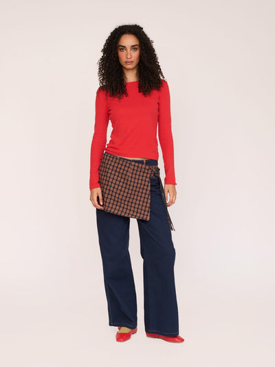 model:Furra wears size 8 and is 5’10”