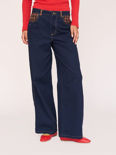 model:Furra wears size 8 and is 5’10”, collection-oaf-core