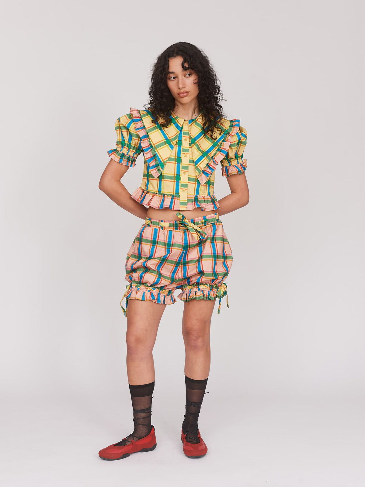 model:Seren wears size S and is 5’8”