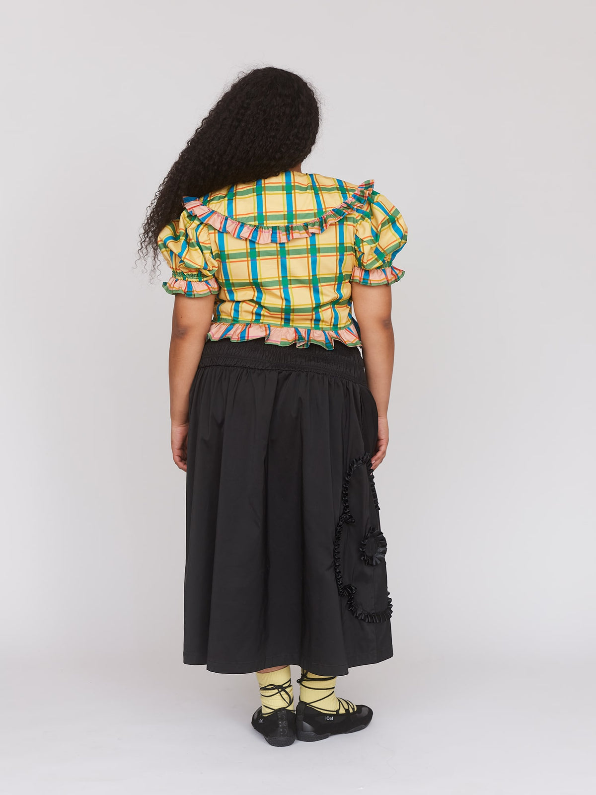 model:Zaynab wears size XXL and is 5’8”