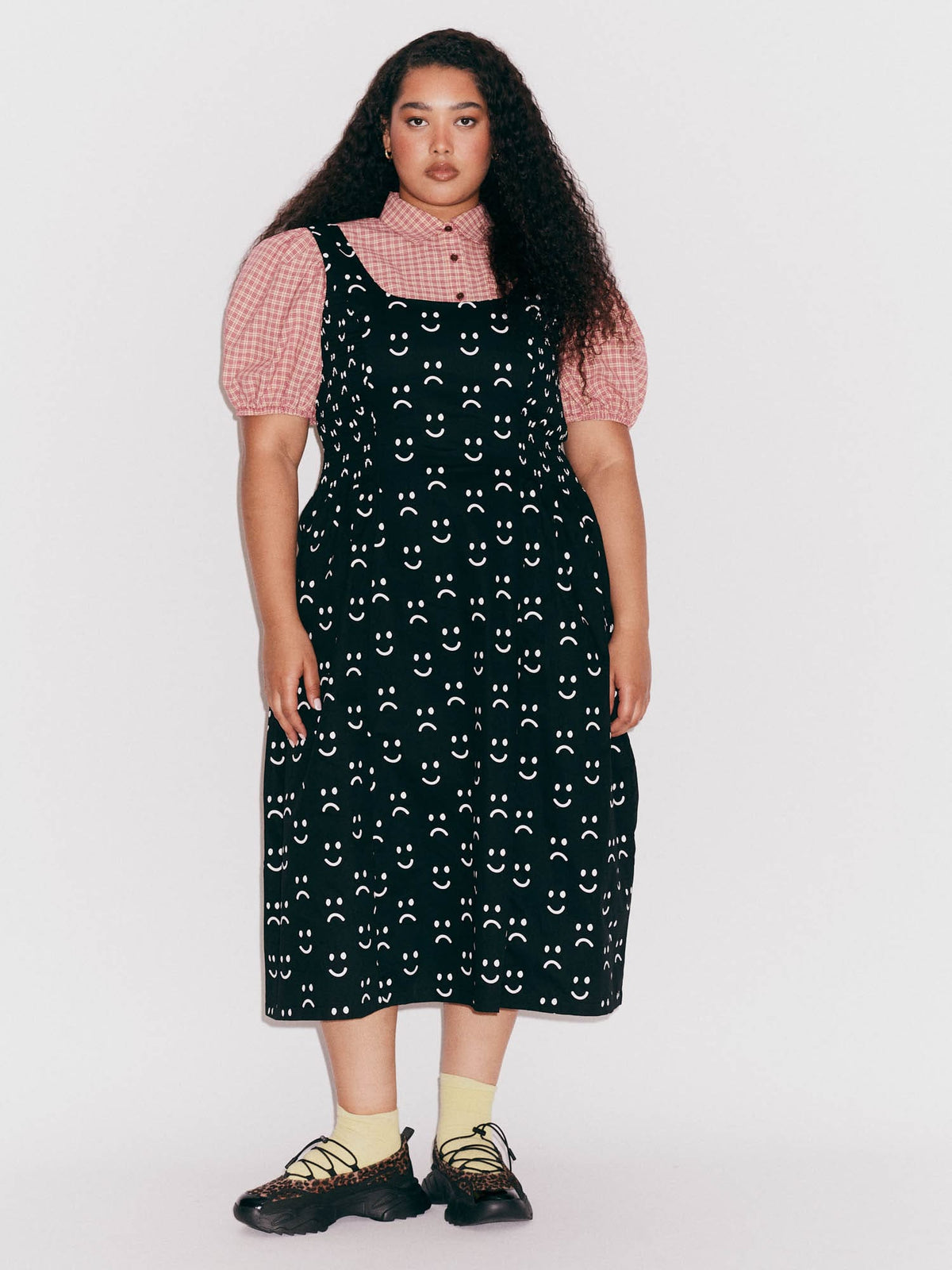 model:Zaynab wears size 18 and is 5’8”