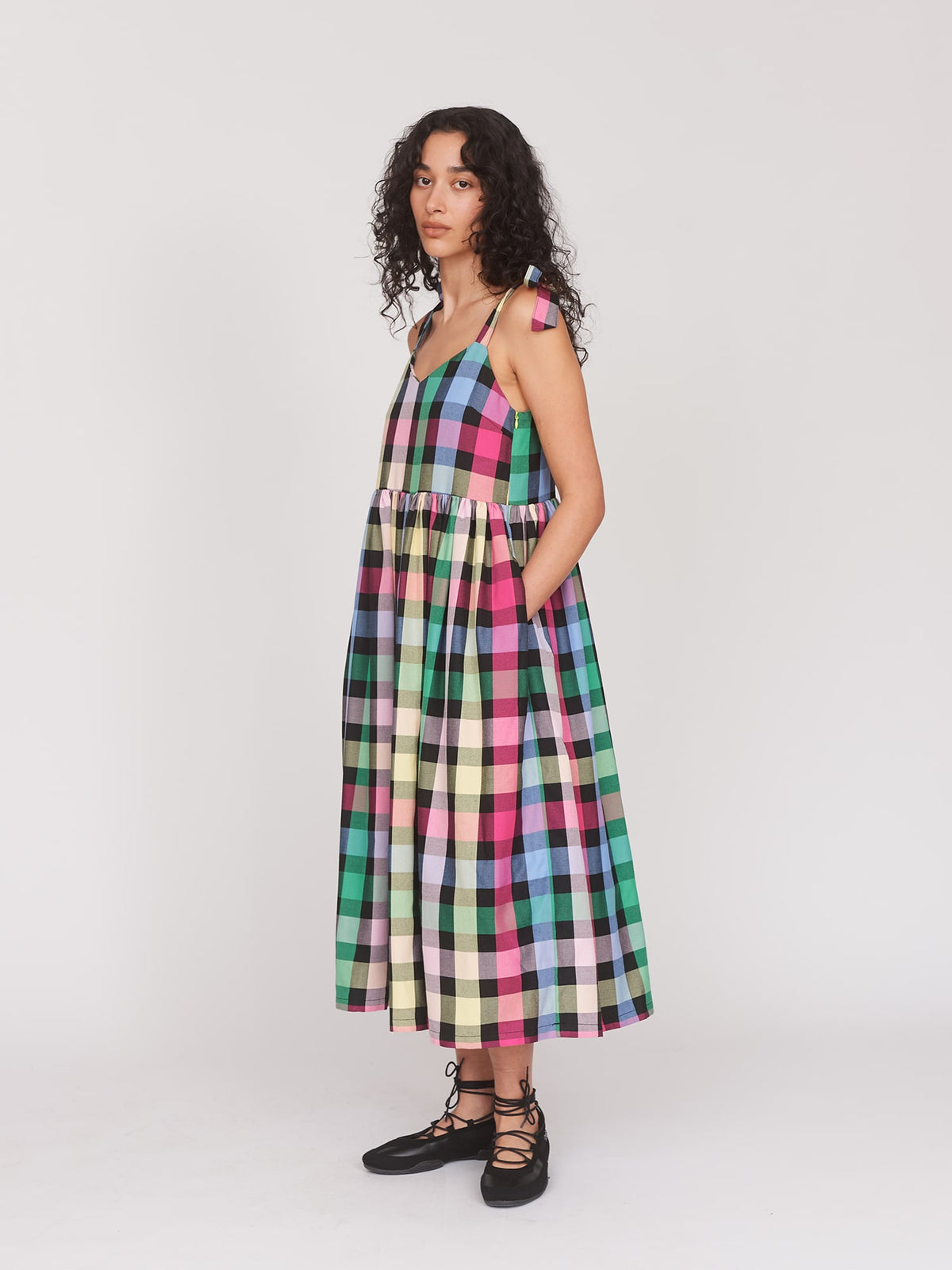 model:Seren wears size S and is 5’8”