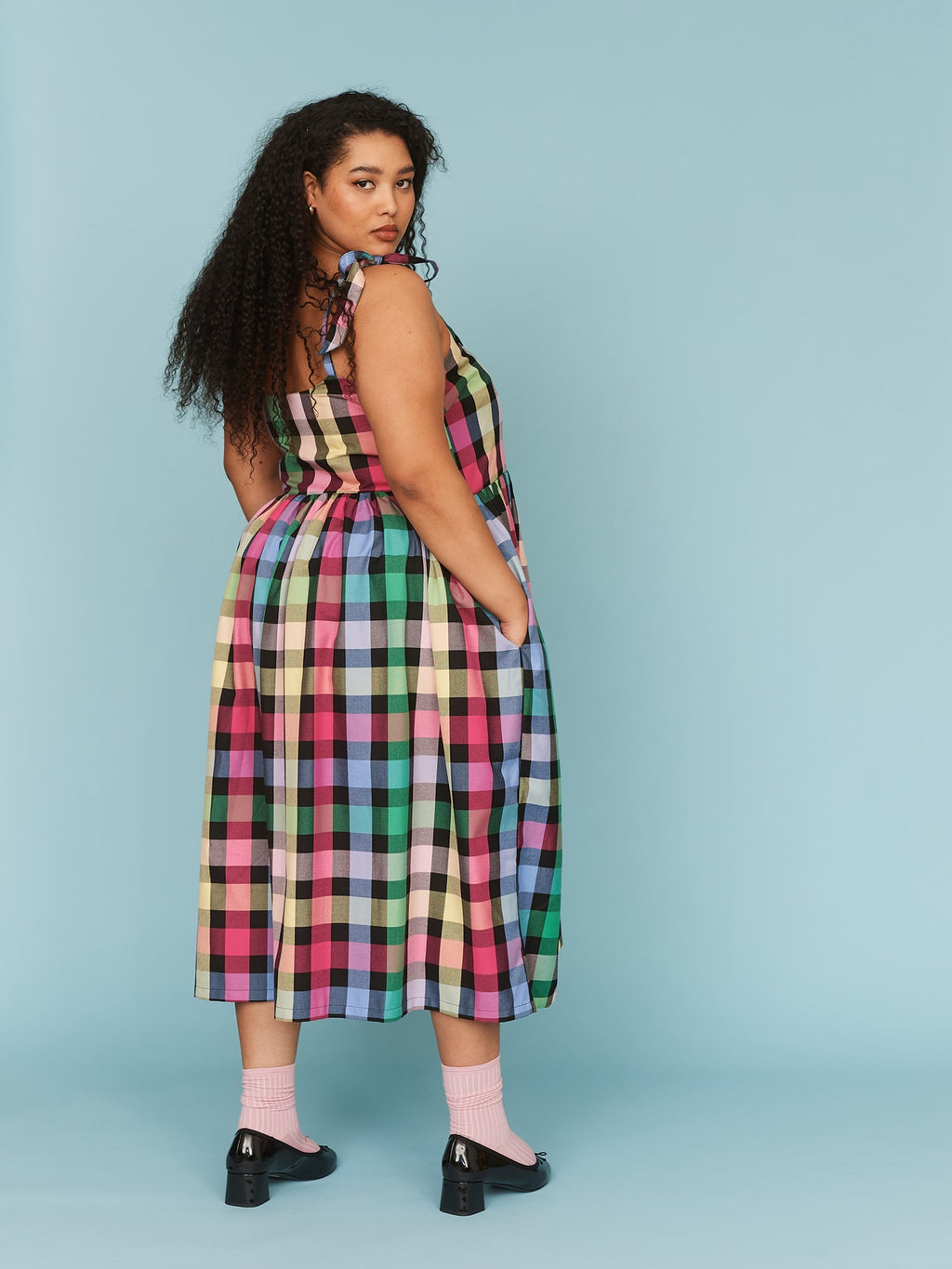 model:Zaynab wears size XXL and is 5’8”