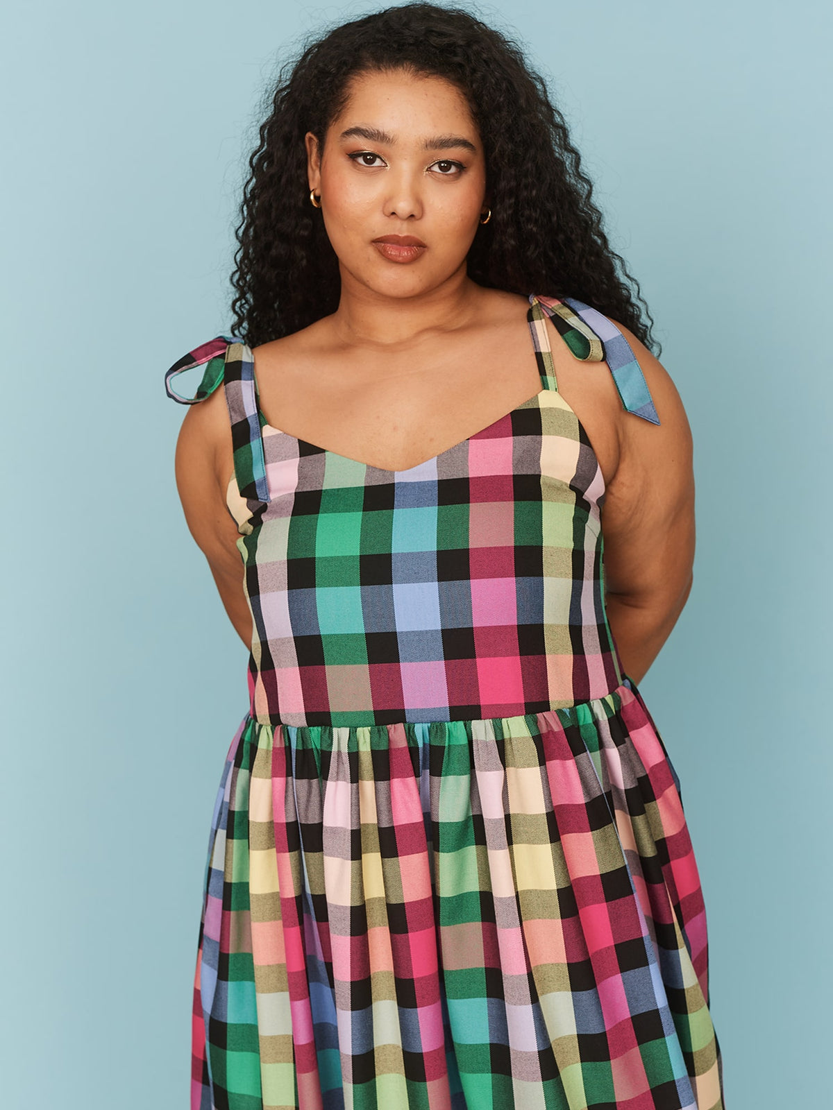 model:Zaynab wears size XXL and is 5’8”