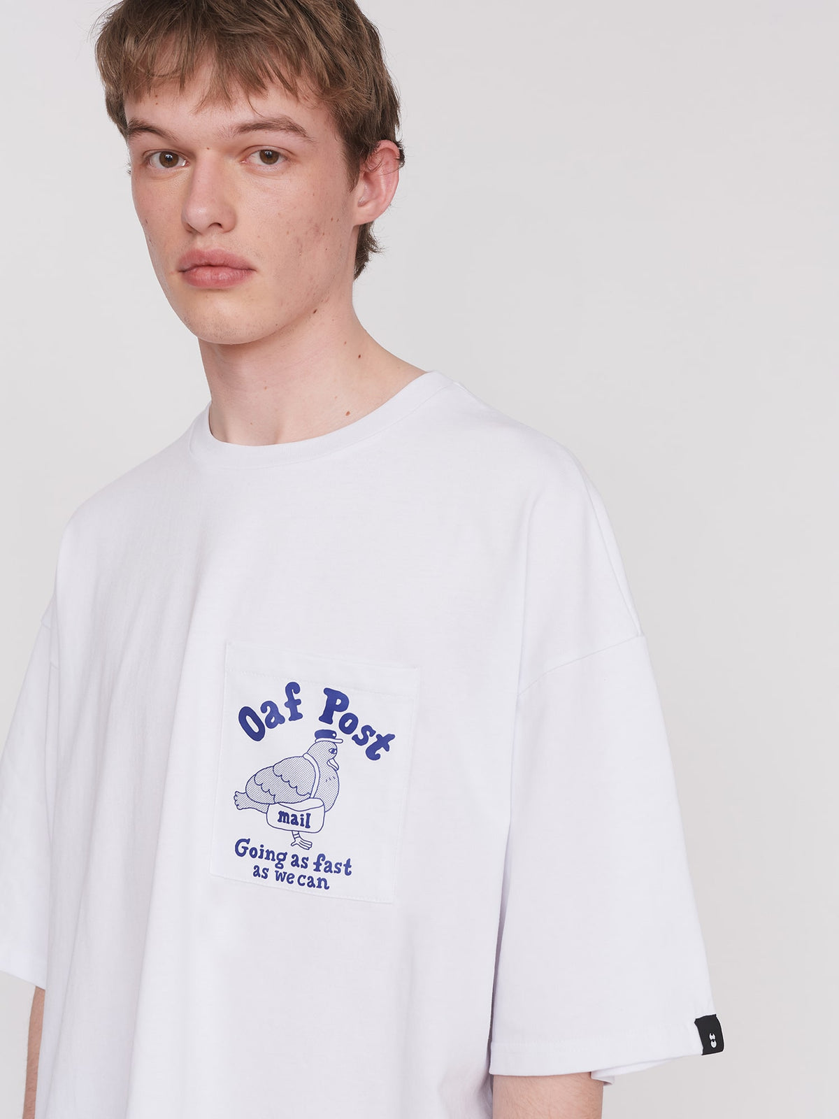 model:Harry wears size XXL and is 6’2”, 