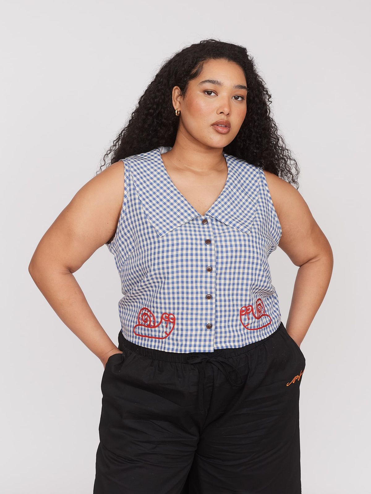 model:Zaynab wears size XXL and is 5’8”, collection-curve