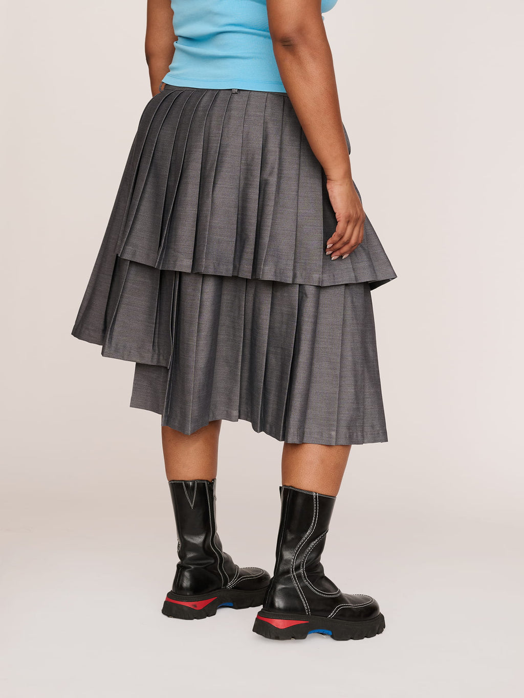 model:Sha wears size XXL and is 5’9”