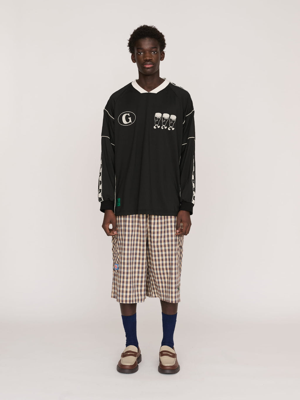 model:Elhadj wears size L and is 6’1”