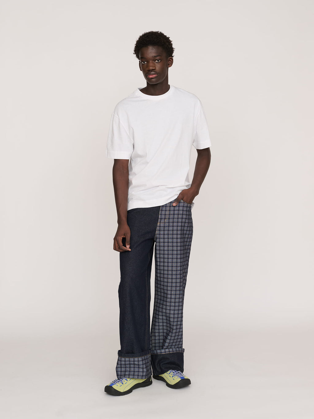 Collection-men-landing, collection-men-new-in-1, collection-men, model:Elhadj wears size 26 an is 6’1”