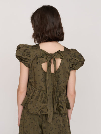 model:Jess wears size S and is 5’7”