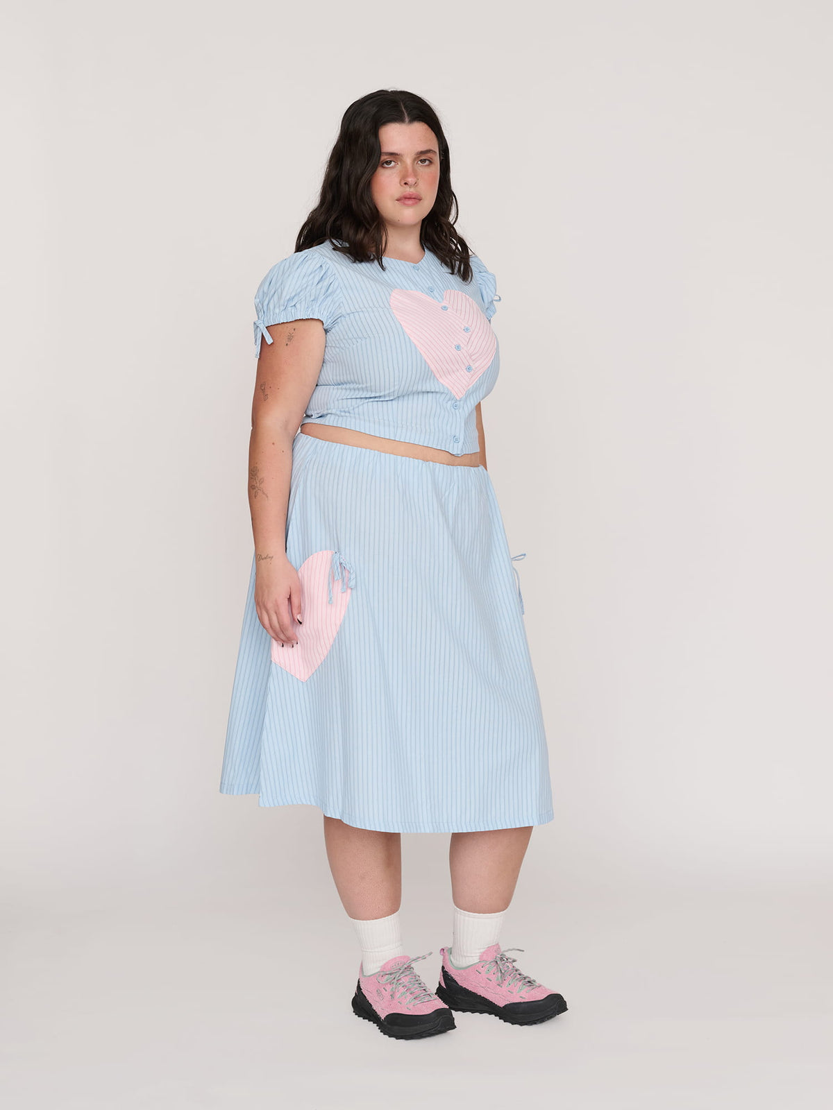 model:Bella wears size XXL and is 5’10”