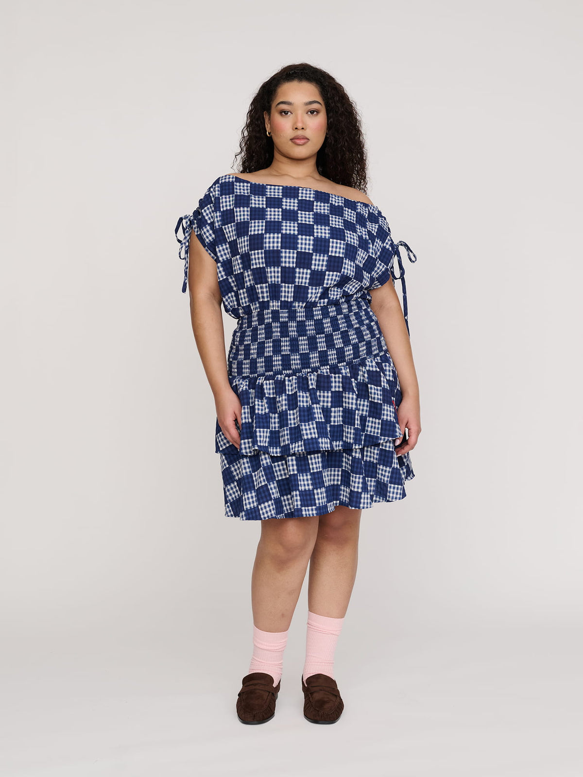 collection-curve, model:Zaynab wears size 18 and is 5’8”