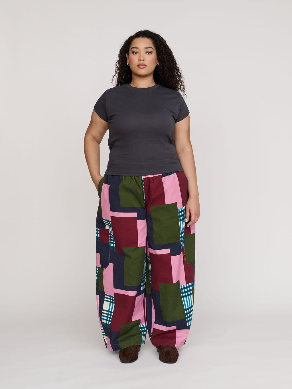 collection-curve, model:Zaynab wears size XXL and is 5’8”, collection-all-trousers, collection-curve-bottoms