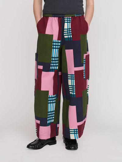 Collection-women-landing, collection-women-new-in-1, collection-womens-trousers, model:Emmie wears size S and is 5’6”