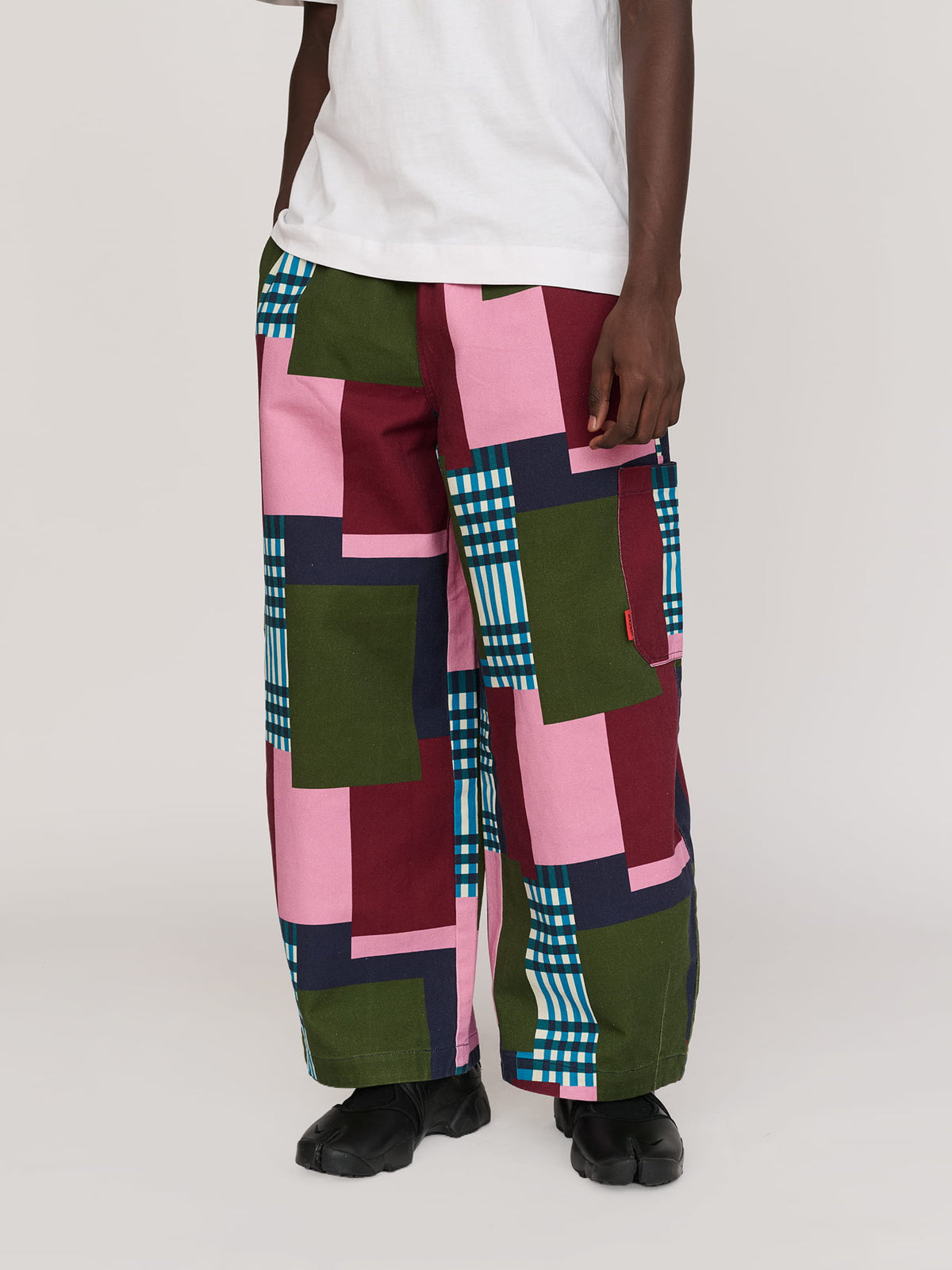 Collection-men-landing, collection-men-new-in-1, collection-men, collection-mens-trousers, model:Elhadj wears size L and is 6’1”, collection-mens-bottoms, collection-festival-mens, collection-mens-sale, collection-oaflet, 