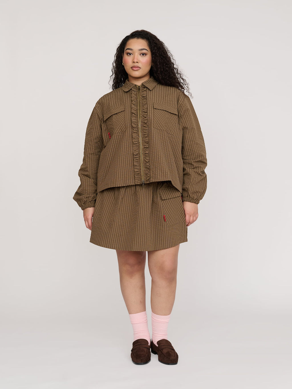 model:Zaynab wears size XXL and is 5’8”