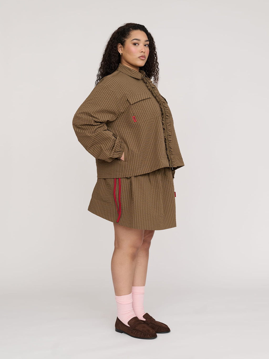 model:Zaynab wears size XXL and is 5’8”