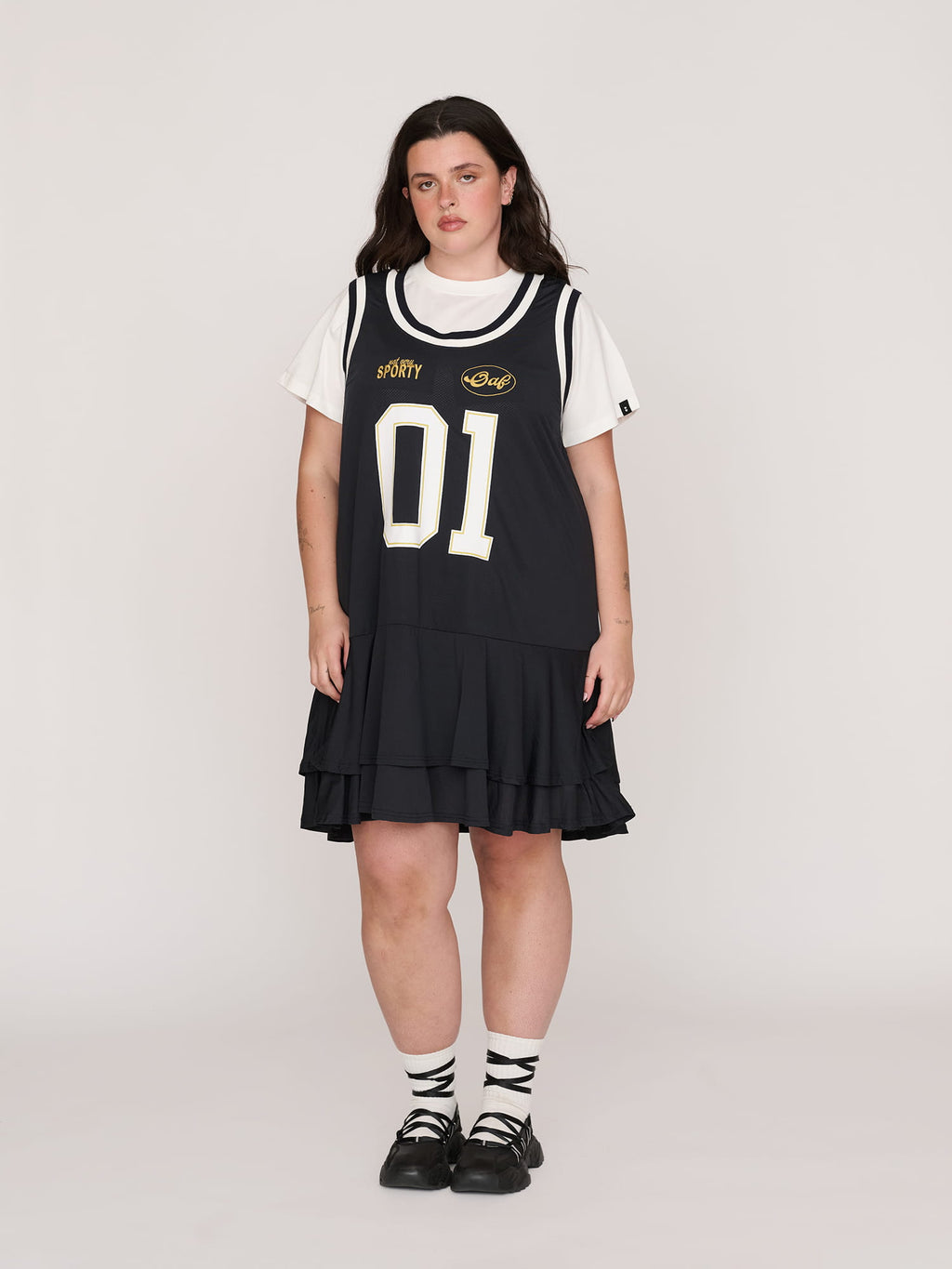 model:Bella wears size XXL and is 5’10”