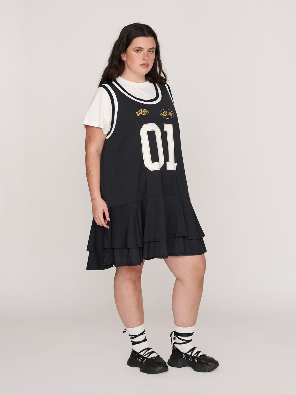 model:Bella wears size XXL and is 5’10”