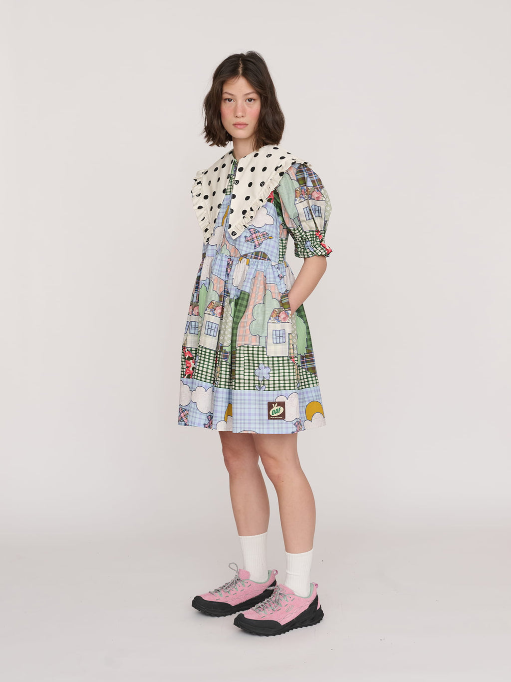model:Jess wears size 8 and is 5’7”