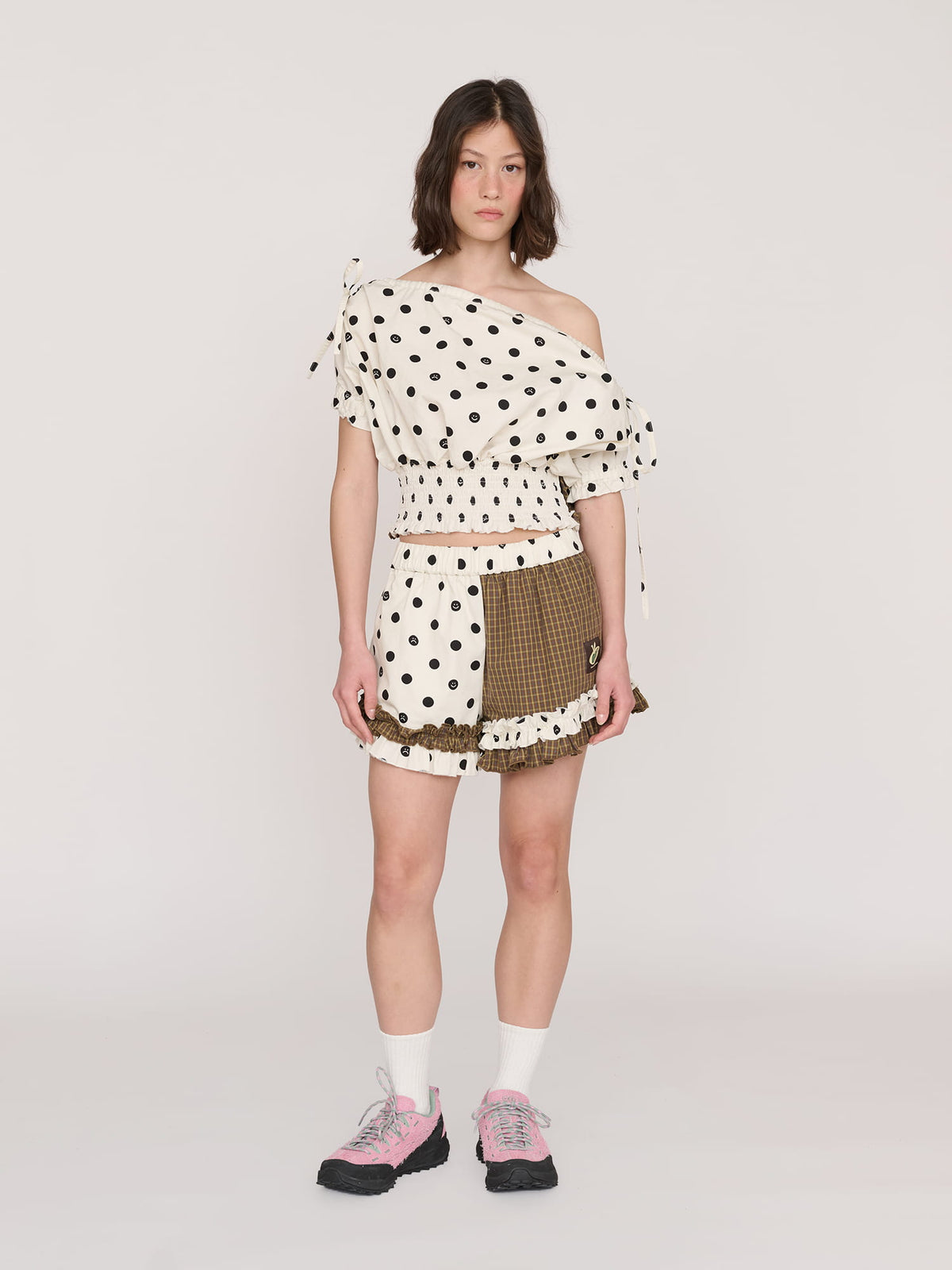 model:Jess wears size S and is 5’7”