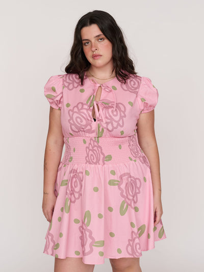 collection-curve, model:Bella wears size 18 and is 5’10”