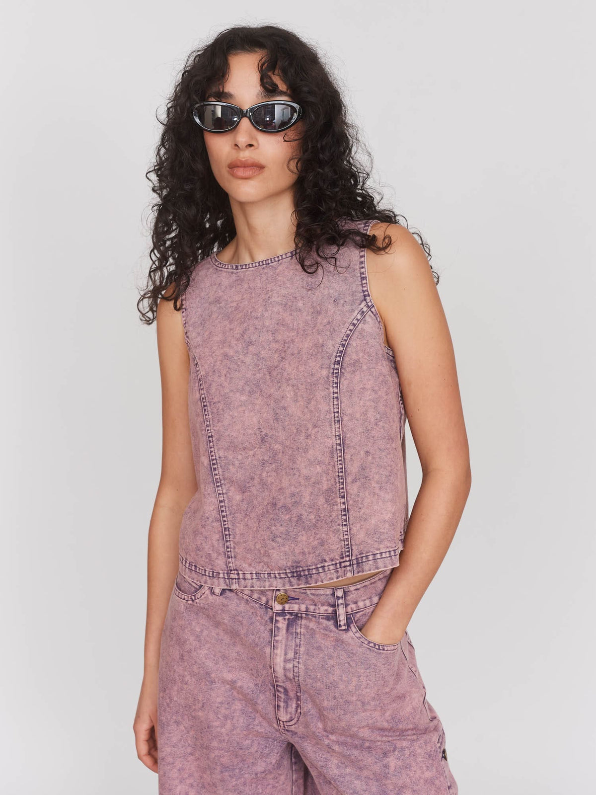 model:Seren wears size S and is 5’8”