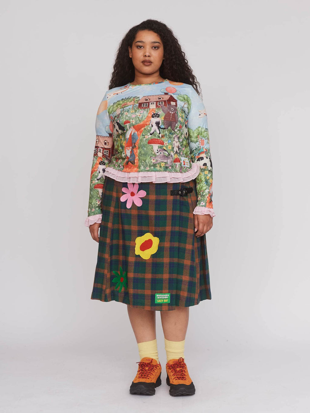 collection-curve, model:Zaynab wears size XXL and is 5’8”