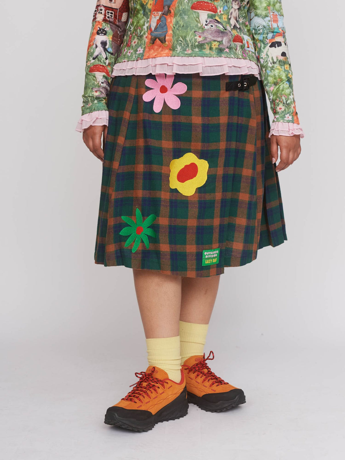 model:Zaynab wears size 18 and is 5’8”, collection-womens-skirts