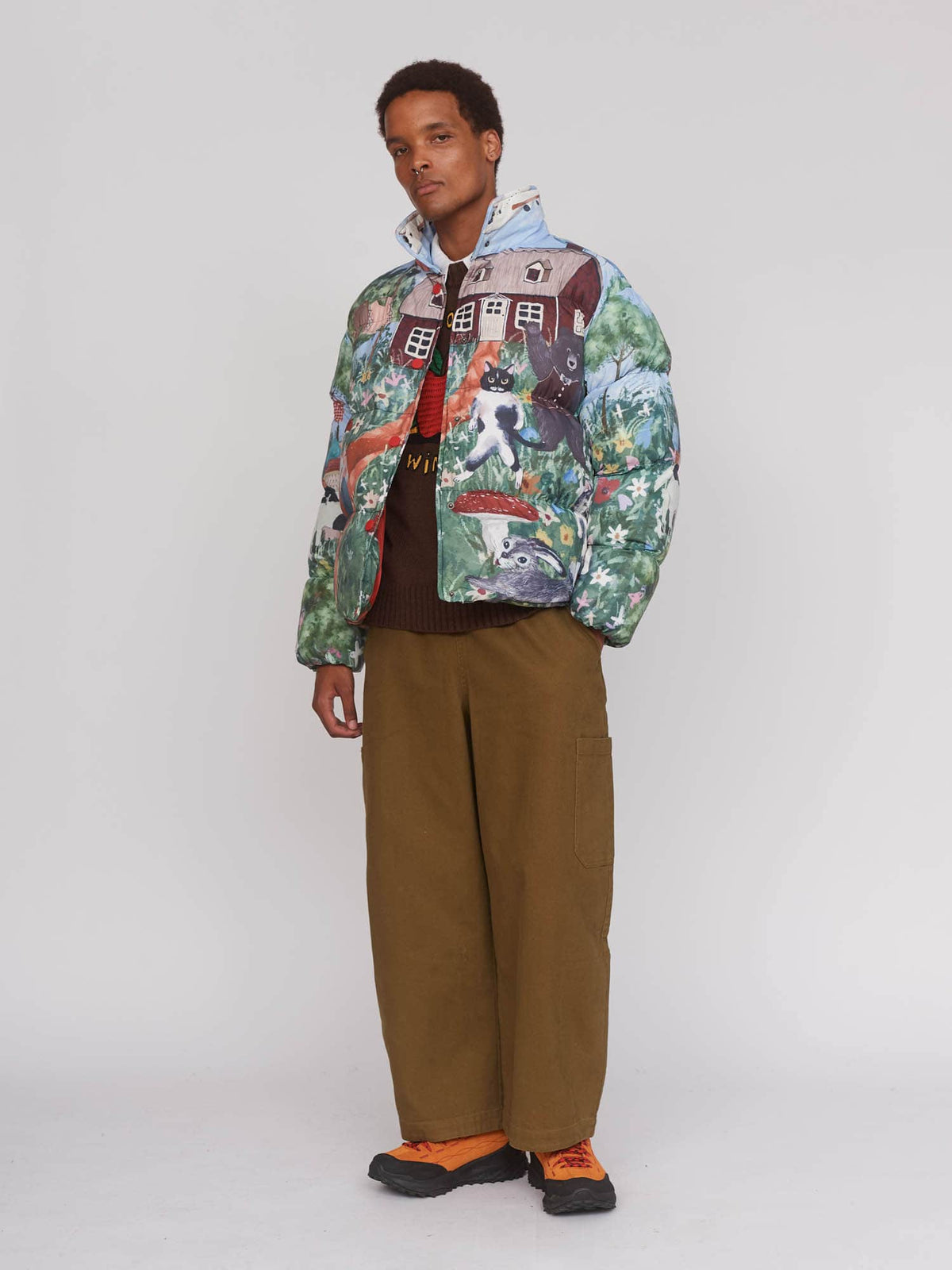 model:Fiki wears size L and is 6’3”, 