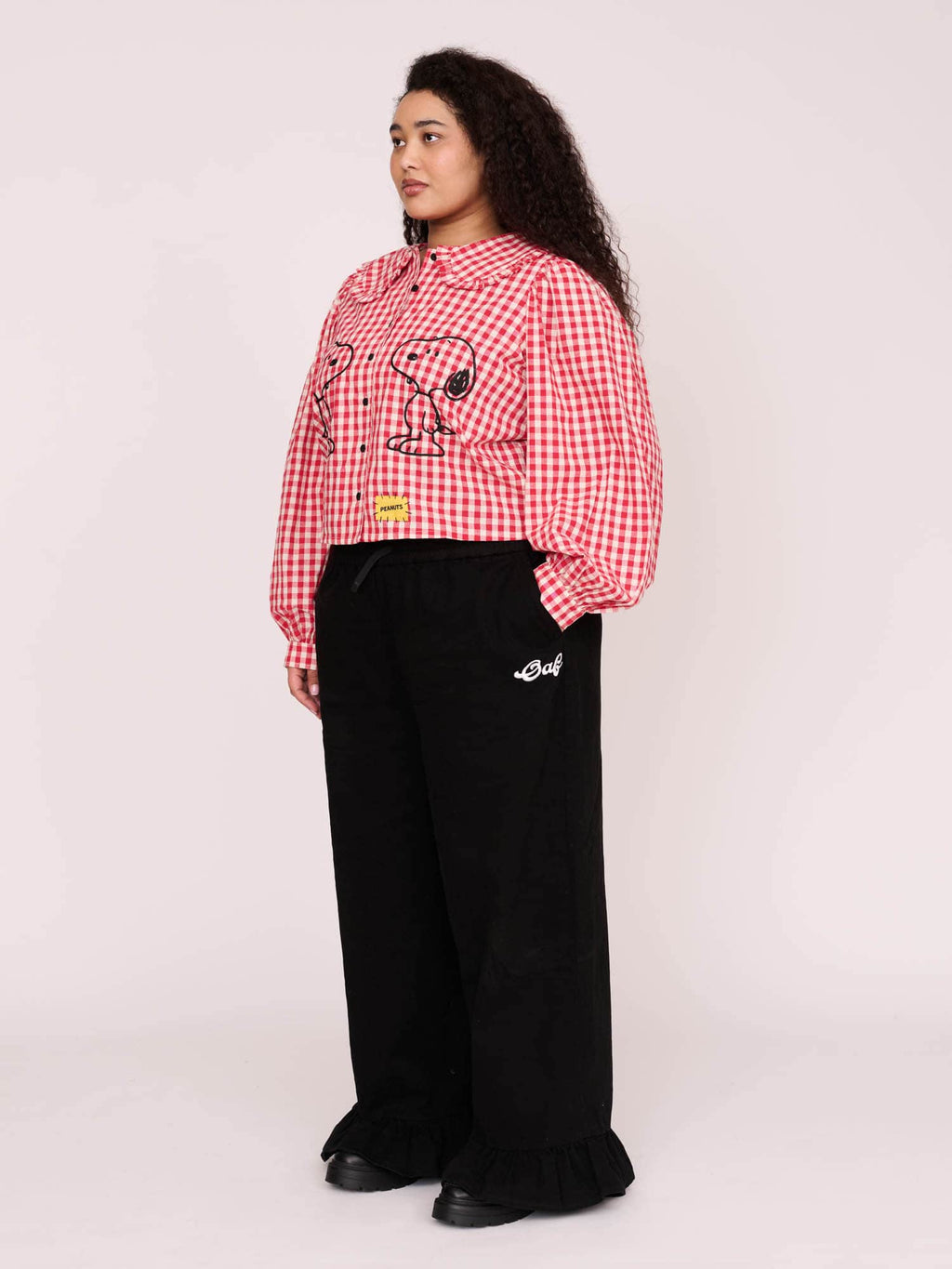 model:Zaynab wears size XXL and is 5’8”
