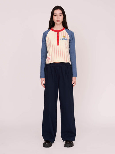 model:Winnie wears size 8 and is 5’9”