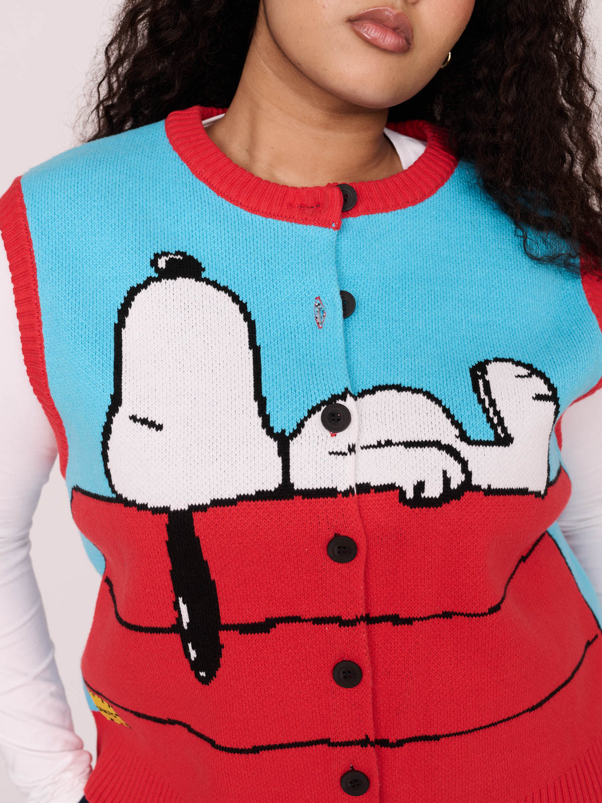 model:Zaynab wears size XXL and is 5’8”