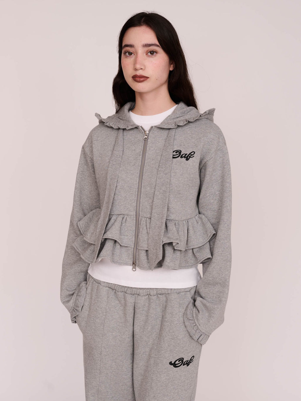 model:Winnie wears size S and is 5’9