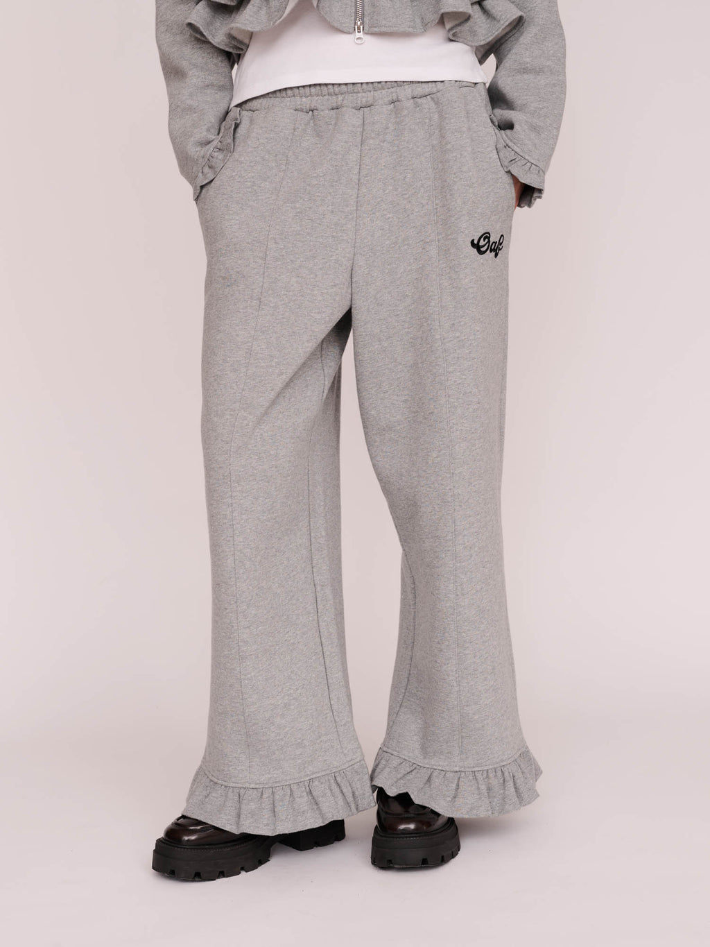 Collection-women-landing, collection-women-new-in-1, collection-womens-trousers, model:Winnie wears size S and is 5’9, collection-co-ords
